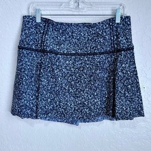 Lululemon Lost In Pace Pleated Skort Daisy Dust  Womens 10 TALL Black White